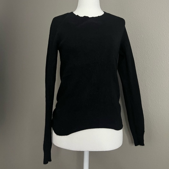 Black cashmere Apt 9 sweater size XS - Picture 3 of 6